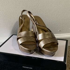 Tan/ gold shoes from Nine West. Size 10.